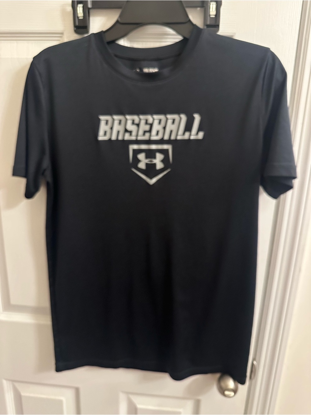 Under Armour UA Boys Youth XL Baseball Black Short Sleeve T-shirt HeatGear Loose